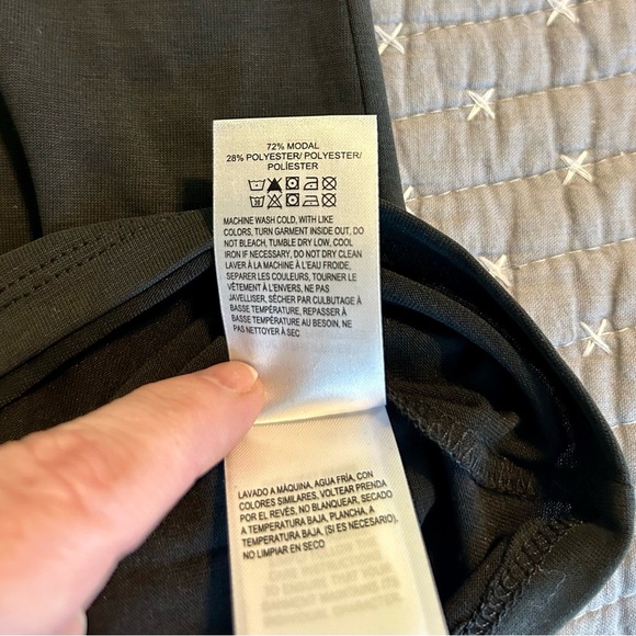 Lucky Brand Women’s Black V-Neck Blouse Size Large - Picture 6 of 6